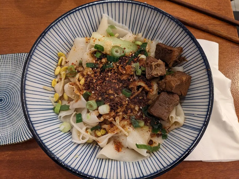 Nouilles Trempées À l’huile Pimentée Sans Soupe